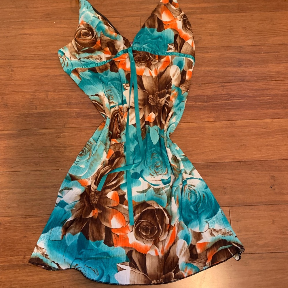 Club or night out dress bought in moorea super flattering and quality material
